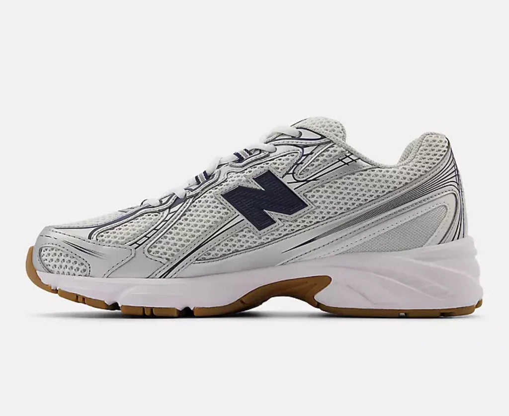 New balance “740”