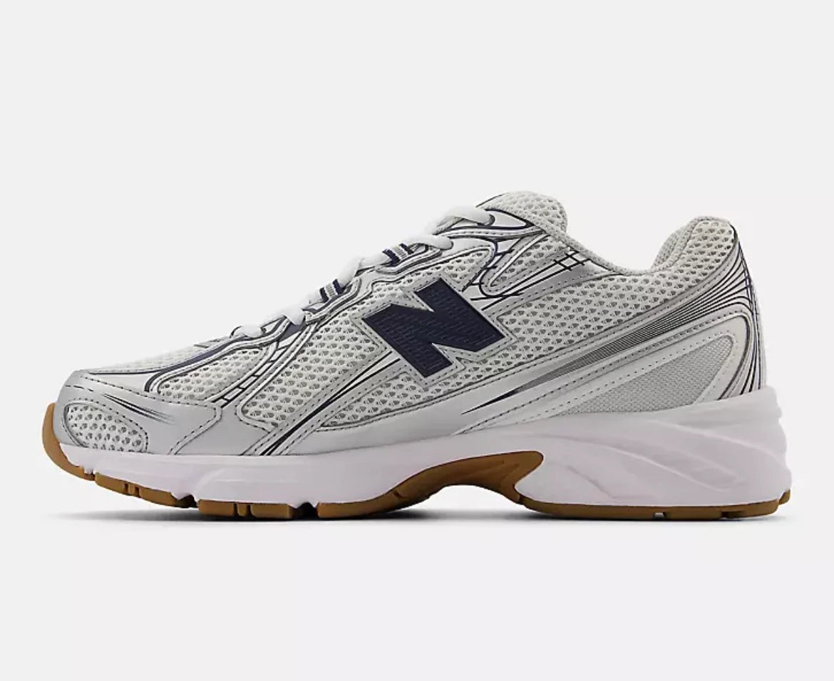 New balance “740”