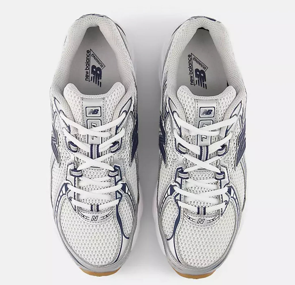 New balance “740”
