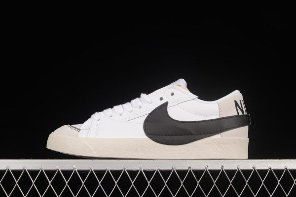 NIKE BLAZER
