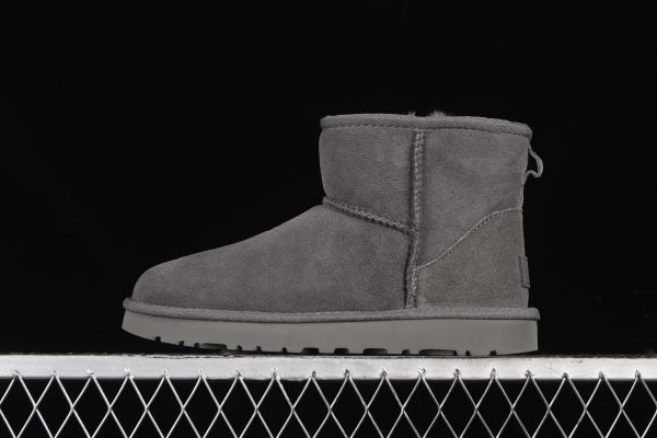 UGG