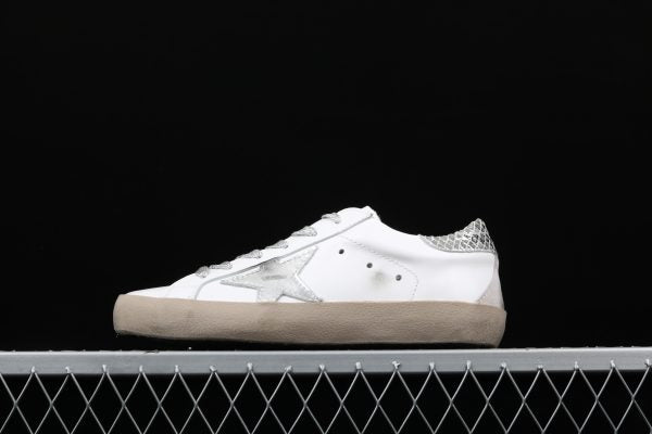 GOLDEN GOOSE