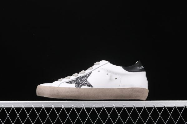 GOLDEN GOOSE