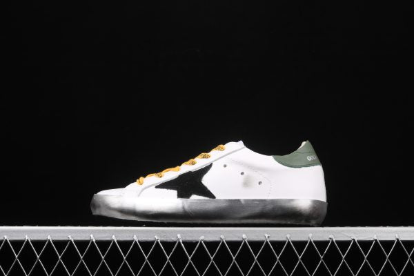 GOLDEN GOOSE