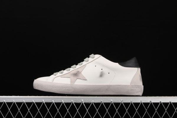 GOLDEN GOOSE
